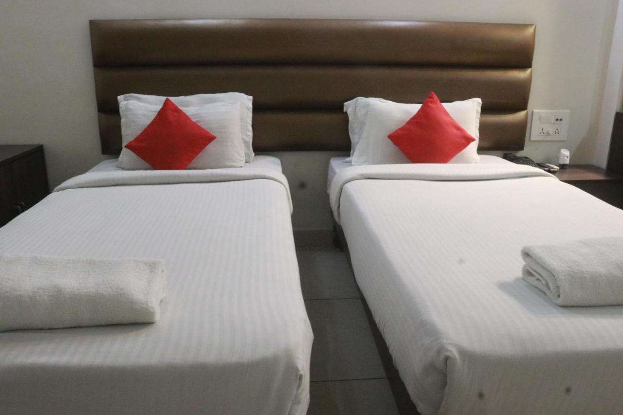 Capital O 14995 Hotel Starline Paltan Bazar Guwahati Exterior foto